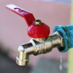 Cómo Reparar Fugas de Agua: Guía Paso a Paso para Principiantes
